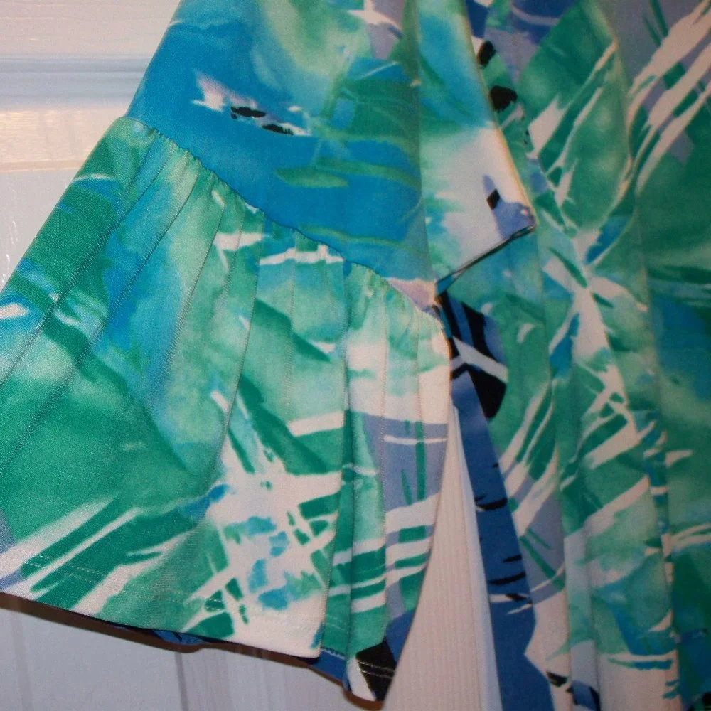 Pretty Tunic - Picture 3 of 4